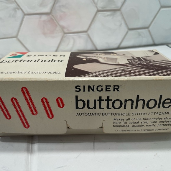 Singer Buttonholer In VINTAGE 1960? Original Box Makes Perfect Buttonholes - Picture 7 of 8